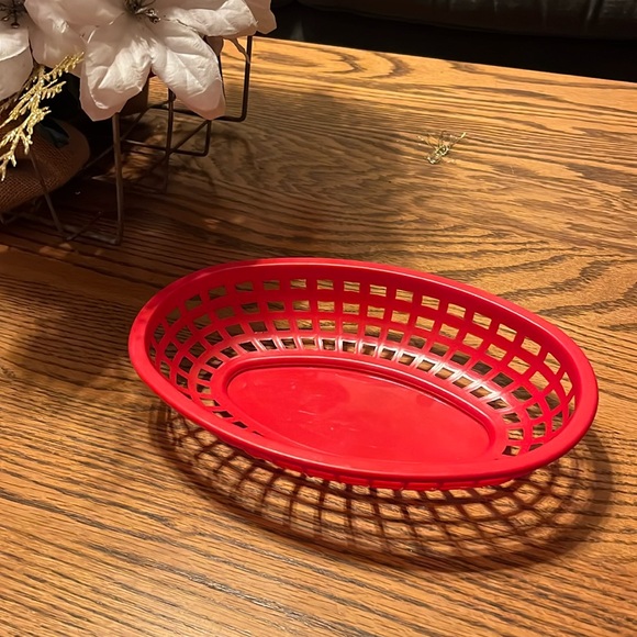 Tablecraft 1074R 9 1/4" x 6" x 1 3/4" red classic oval plastic basket  set of 10 - Picture 2 of 4